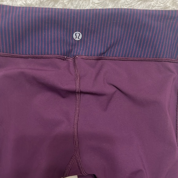 Lululemon capris, size 4 good‎ used condition B1 - Picture 2 of 9